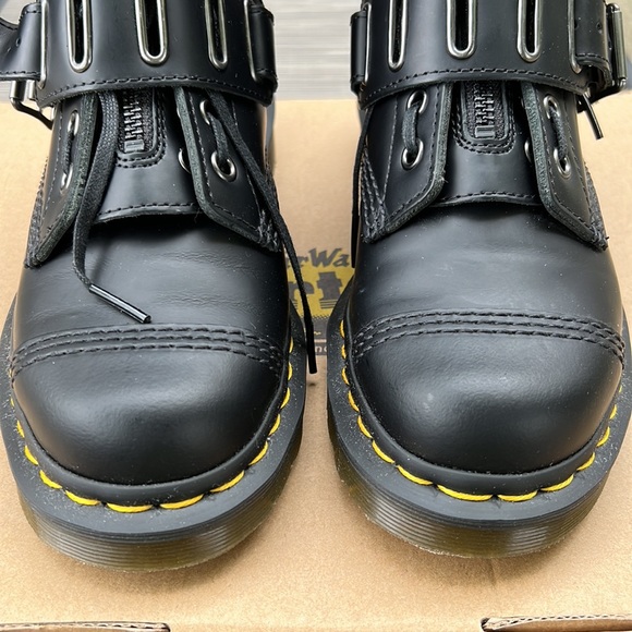 quynn leather buckle boots